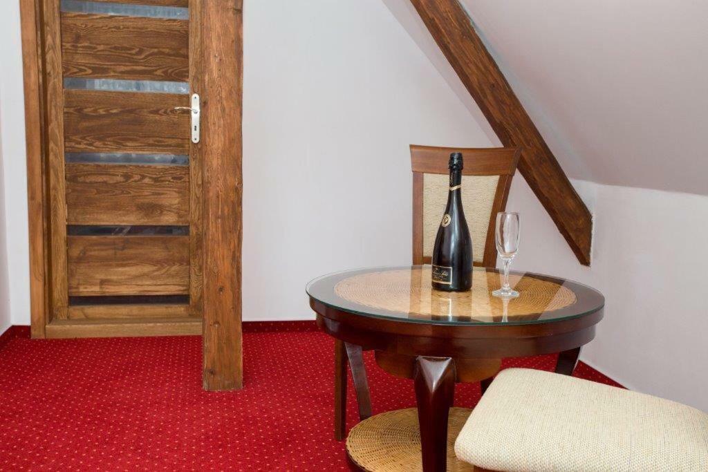 Penzion Na Zastávce Cesky Sternberk Exteriér fotografie